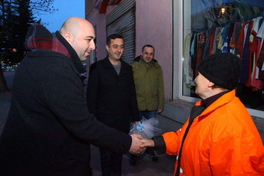 “მეეზოვები არიან  ადამიანები, რომლებიც თავდაუზოგავად შრომობენ ქალაქის სისუფთავისთვის”