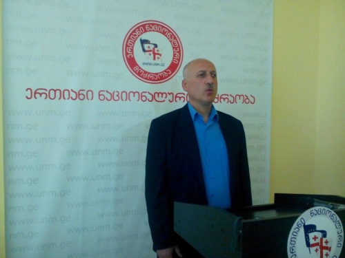 „ქუთაისის მერიის დაცვის უფროსი დეპუტატის ქმედებას შეეწირა“
