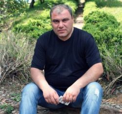 იტალიაში მოკლული ზვიად ხურციძის ოჯახი ცხედრის საქართველოში გადმოსვენებას ვერ ახერხებს