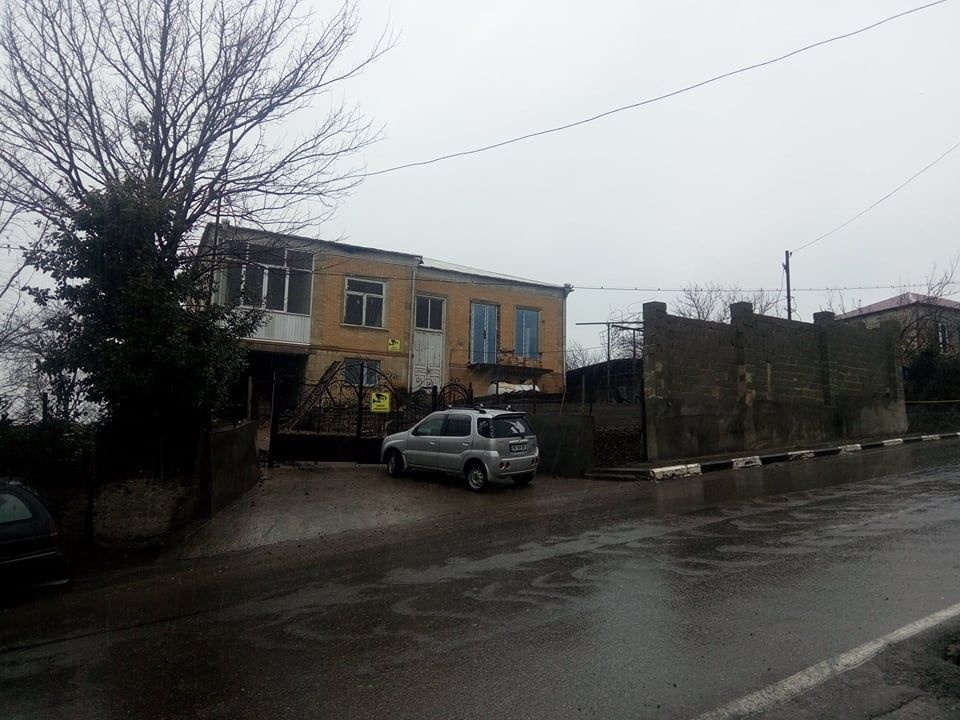 რას ყვებიან საჯარო მოხელისთვის ქრთამის შეთავაზების ფაქტზე დაკავებულის მეზობლები?