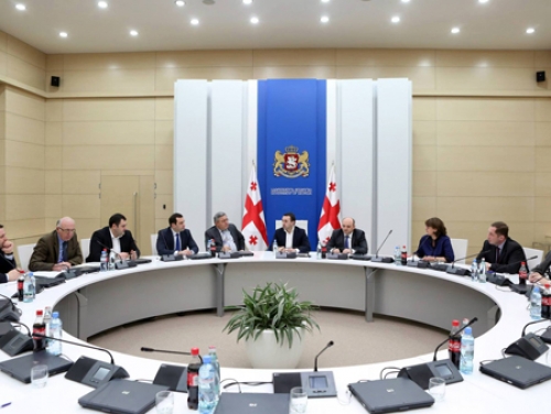 დატოვებენ თუ არა  დაკავებულ თანამდებობას სხვა მინისტრებიც