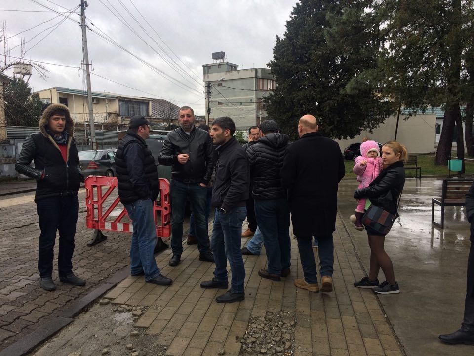 ქუთაისის მერიასა და იმერეთის გუბერნიაში გაზრდილ ხელფასებს „ნაციონალური მოძრაობა“ აპროტესტებს