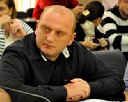„ქუთაისის მერს ქალაქი პრივატიზებული ობიექტი ჰგონია“