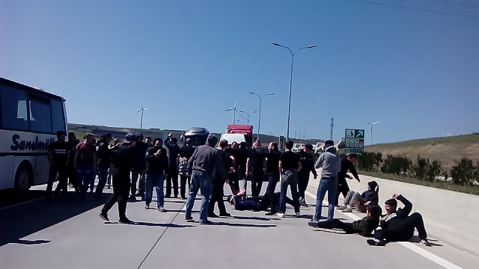 ქუთაისის “ტორპედოს” ფანებმა  ავტობანი გადაკეტეს