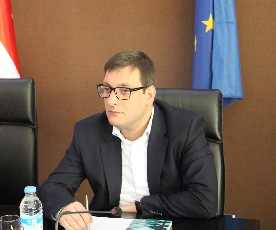 “აეროპორტის გახსნამდე ქალაქში 2-3 ჰოსტელი იყო”