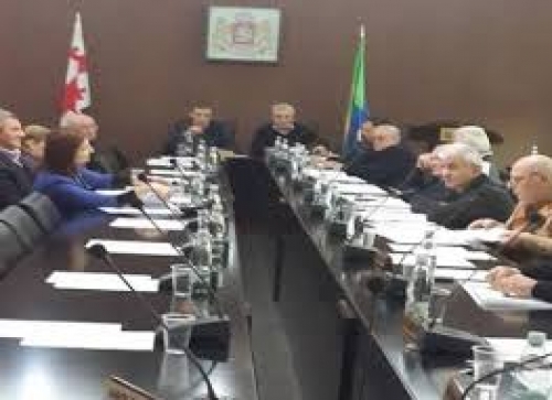 დეპუტატები პასუხისმგებლობას სკოლის დირექტორებს აკისრებენ
