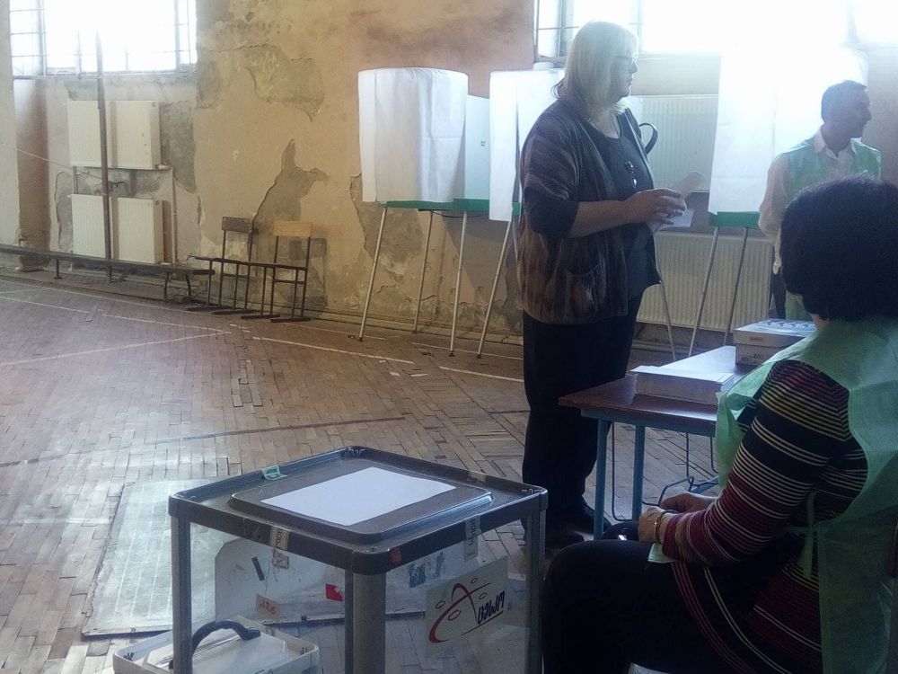 ვანისა და ხონის გაერთიანებულ ოლქში რიგგარეშე არჩევნები მიმდინარეობს