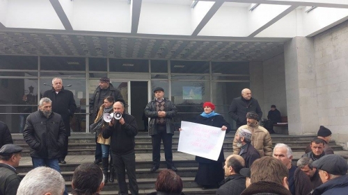 თერჯოლის საკრებულოს თავმჯდომარის გადაყენებას ითხოვენ