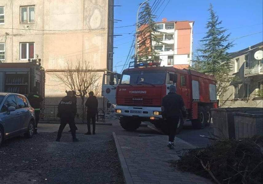 ქუთაისში, არაყიშვილის ქუჩაზე საცხოვრებელ კორპუსში ხანძარი გაჩნდა