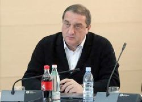 დავით საგანელიძე საპარლამენტო თანამდებობებიდან “თავისუფალი დემოკრატებისა” და მურმან დუმბაძის გადაყენების საკითხის დასმას აპირებს
