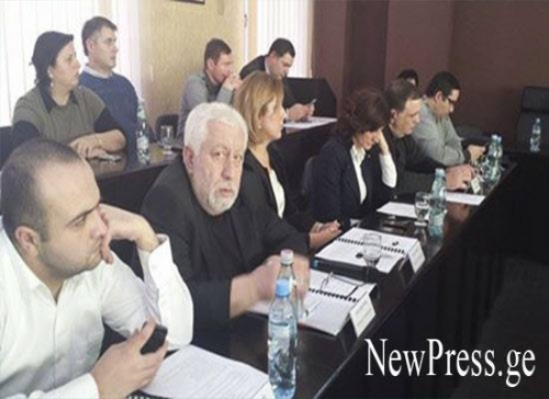 იმერეთის საბჭოს სხდომას მაჟორიტარი დეპუატატები დაესწრნენ