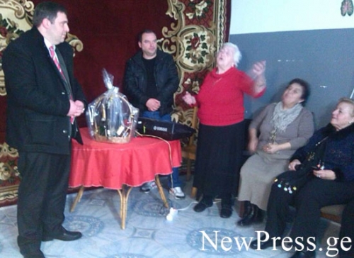 ქუთაისში ხანდაზმულთა პანსიონატის მოხუცებს საახალწლო ნობათები გადაეცათ