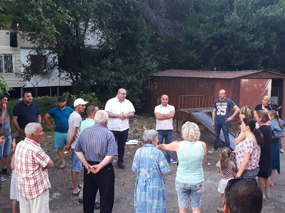 ბრძოლა ავტოფარეხების წინააღმდეგ თუ ქუთაისის მერიის ერთჯერადი პიარი?