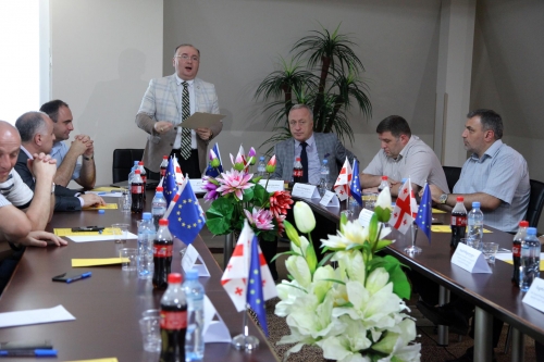 “რატომ აპიარებთ კუდელ–არაკეთილსინდისიერ ჩინოვნიკს?”