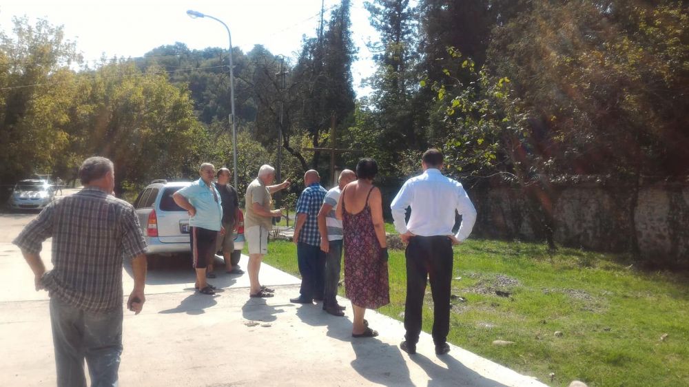 ქუთაისში, ჭომის დასახლების მცხოვრებლები მერიას სამუშაოების არასწორად შესრულებაში ადანაშაულებენ [PHOTO]