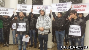 „ბრალდებულია ქუთაისის სიყვარულისათვის“ – აქცია კულტურის სამსახურის უფროსის მხარდასაჭერად