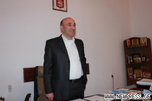 ხონის საკრებულოს თავმჯდომარეს თანამდებობის ბოროტად გამოყენებას ედავებიან