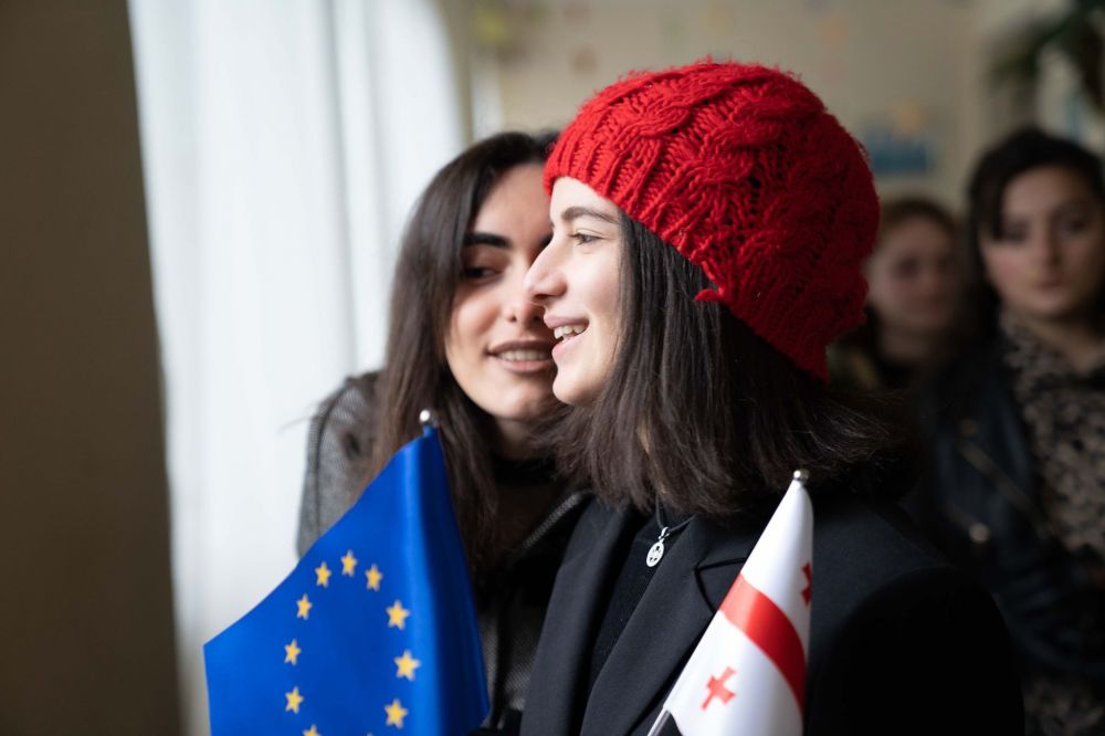 ახალგაზრდა ევროპელი ელჩების სტუმრობა ვანის მართლმადიდებლურ გიმნაზიაში