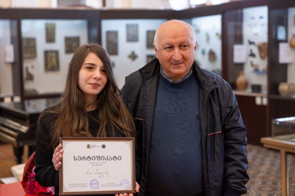 ქუთაისში კალიგრაფიის კონკურსის გამარჯვებულები და მონაწილეები დააჯილდოვეს