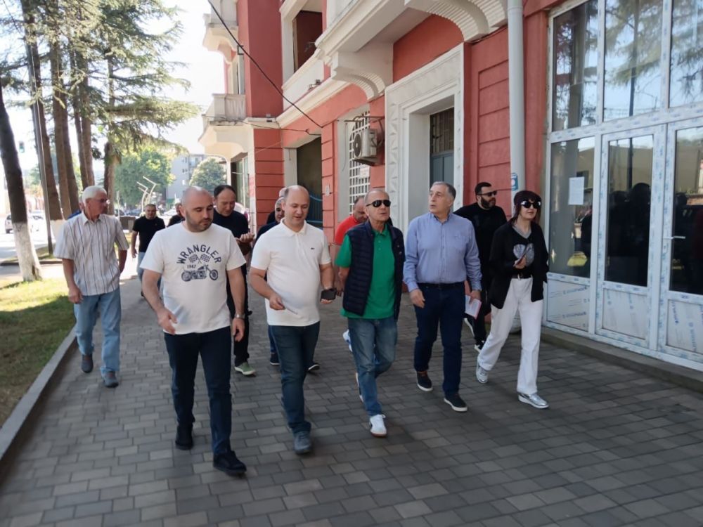 პაატა ბურჭულაძე ზესტაფონში მოქალაქეებს შეხვდა