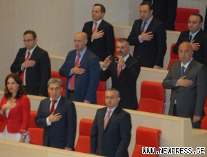 როგორ ერთობოდა მინისტრი ხაჩიძე ქუთაისის პარლამენტში [photo]
