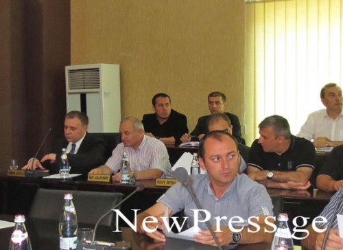 “ნაციონალები” ქუთაისის მერს: “ხელს ნუ აწერთ სისულელეებს, რასაც მერიაში რეორგანიზაცია ქვია”