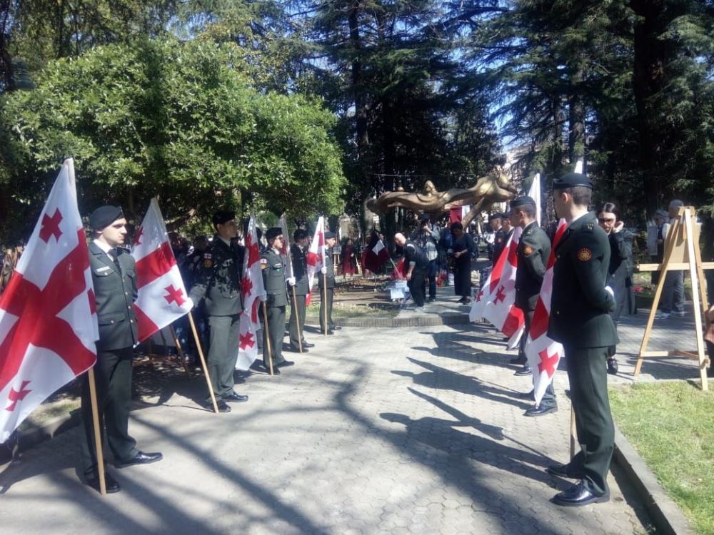 “დიდება და მადლობა გმირებს” – ქუთაისში 9 აპრილის ტრაგედია გაიხსენეს