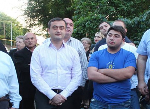 საფიჩხიის მაჟორიტარობის დამოუკიდებელი კანდიდატი საკუთარ ხმებს “ქართული ოცნების” კანდიდატს უთმობს