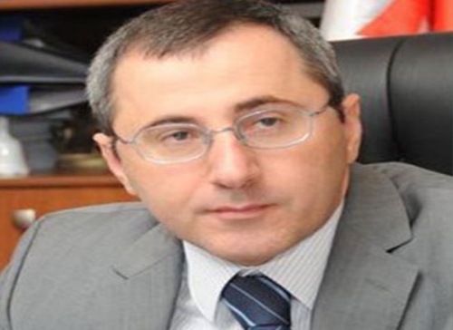ინტერპოლის ძებნილთა სიიდან ზურაბ ადეიშვილის ამოღებას დეპუტატები აფასებენ