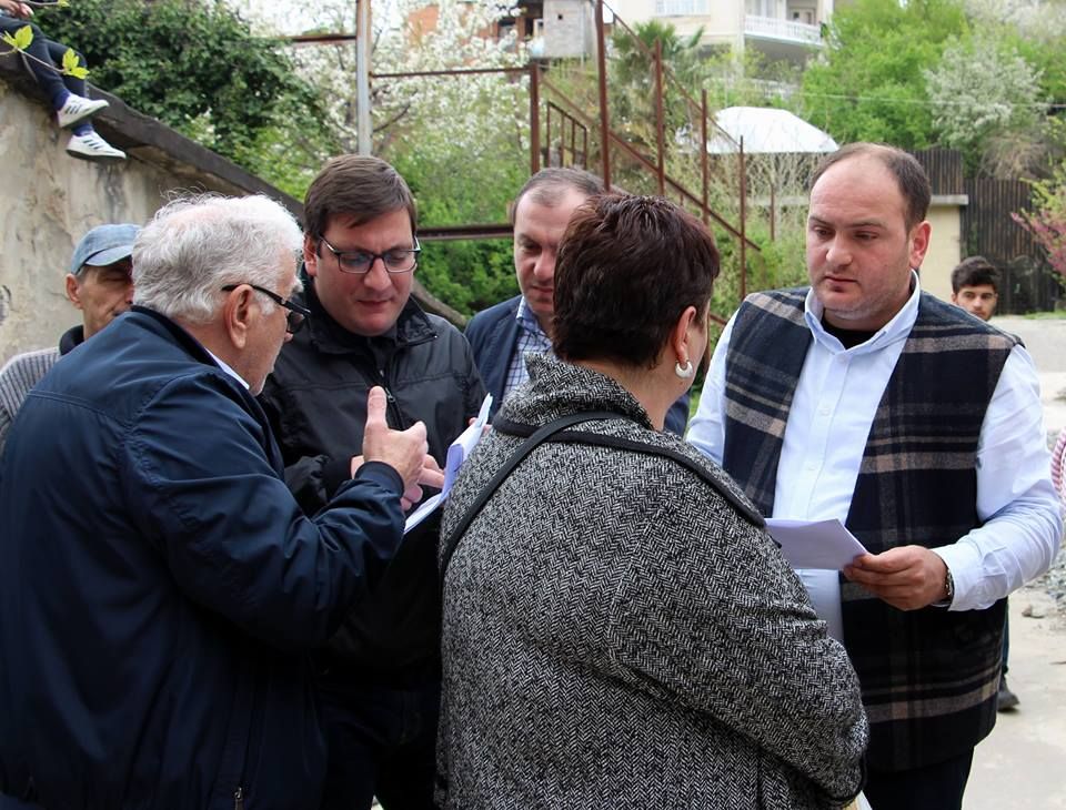 ქუთაისში, ბარნოვისა და ჯავახიშვილის ქუჩებზე  სანიაღვრე არხის რეაბილიტაცია იწყება