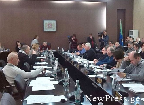 ქუთაისის საკრებულოს დეპუტატი – სირცხვლია გოგი ჭიჭინაძის ოპერიდან წასვლა