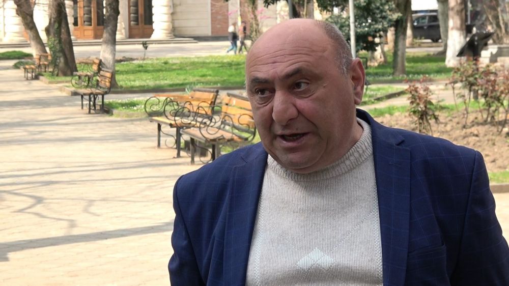 “ასობით ოჯახი შიმშილობს და ქუთაისის მერია ამ დროს 181 500 ლარს ძელსკამების შესაძენად ხარჯავს”