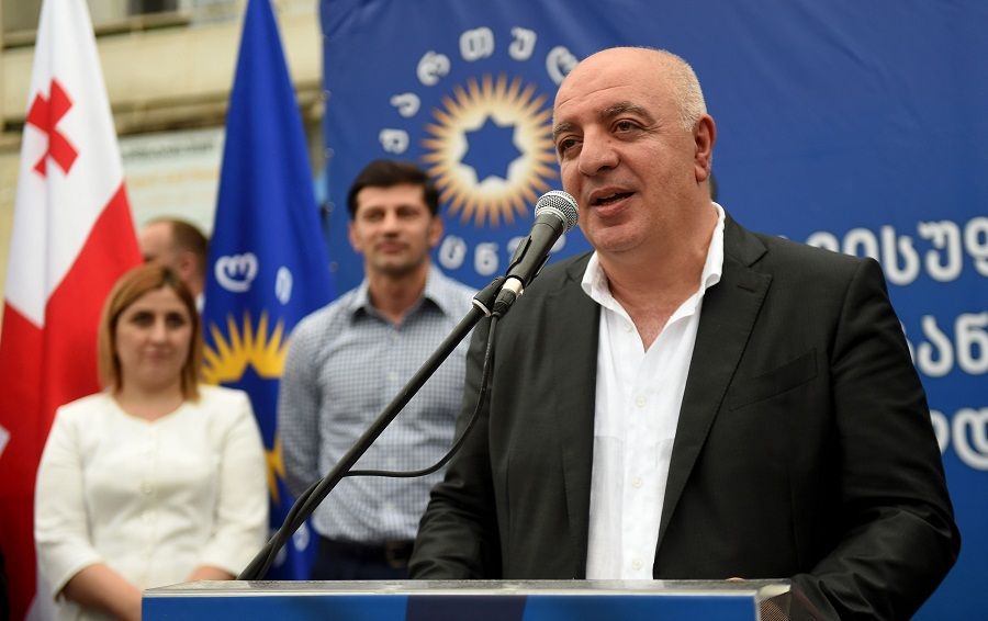 რა ქონებას ფლობს ტყიბული-თერჯოლის მაჟორიტარი დეპუტატი ელგუჯა გოცირიძე