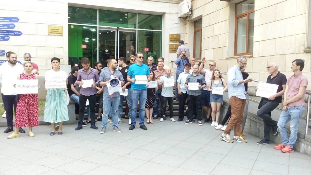 “ნანა კოსტავას ყავს თანამოაზრეები, რომლებმაც საკრებულოს დატოვების გადაწყვეტილება შეაცვლევინეს”