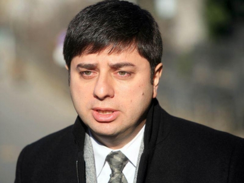 ქუცნაშვილი ადვოკატების პროტესტზე: “ჩვენ არ ვართ ჯიუტი უმრავლესობა, რაღაც არ გავასწოროთ”