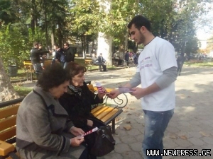 2013 წლის ქუთაისის ბიუჯეტის პროგრამების გასაცნობად ბუკლეტები დაარიგეს