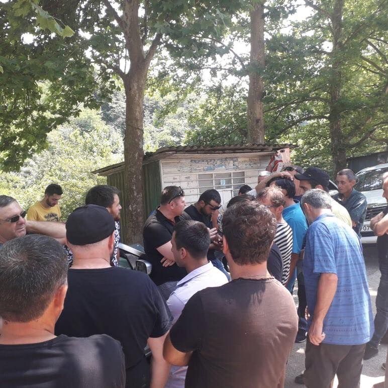 ხარაგაულში ავტობანის მშენებლობაზე  დასაქმებულები გაიფიცნენ
