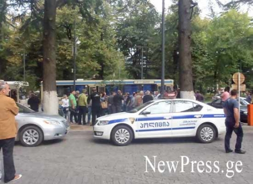 ქუთაისის მერიასთან გაფიცული მძღოლები ტრანსპორტის სამსახურის შემადგენლობის შეცვლას ითხოვენ