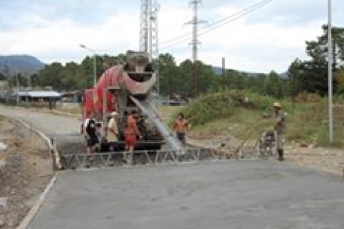ქუთაისში სასაფლაოებთან მისასვლელი გზების რეაბილიტაცია მიმდინარეობს