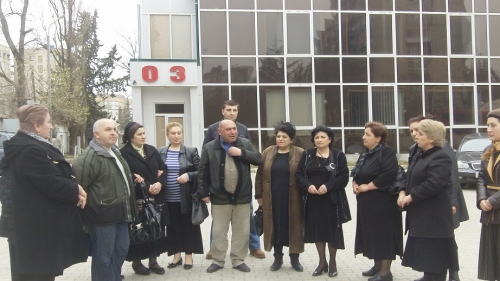 სასწრაფოს ყოფილი და მოქმედი ექიმების პროტესტი ქუთაისში