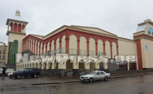 ქუთაისის ცენტრი “მიყრილ–მოყრილი” შენობებით