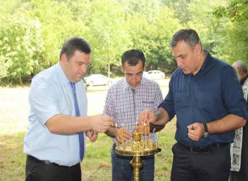 ქუთაისის მერია რეპრესირებულთა ოჯახის წევრებს სადილით გაუმასპინძლდა