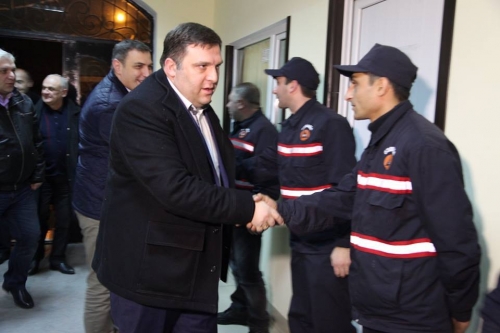 ქუთაისის მერმა და საკრებულოს თავმჯდომარემ 24 საათიან რეჟიმში მომუშავე სამსახურებს ახალი წელი პირადად მიულოცეს