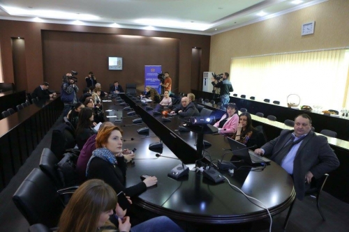 2014 წელს იმერეთის გუბერნიის ადმინისტრაციის ფაქტიურმა ხარჯებმა 994 ათას 738  ლარი შეადგინა