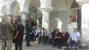 გაფიცული მაღაროელების ნაწილი სამუშაოს დაუბრუნდა