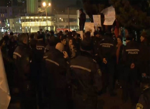 რა მოხდა სპორტის სასახლესთან ლეპსის კონცერტის დაწყებამდე