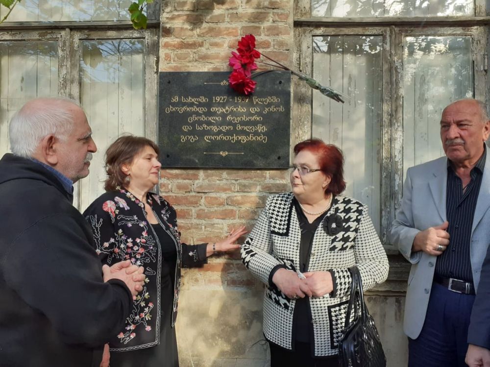 “მან აღადგინა ქუთაისის თეატრი და დადგა პირველი სპექტაკლი”