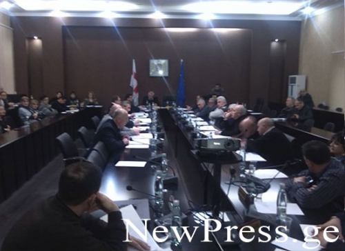 საფეხბურთო კლუბ “ტორპედოს” 100 ათასი ლარი გამოუყვეს