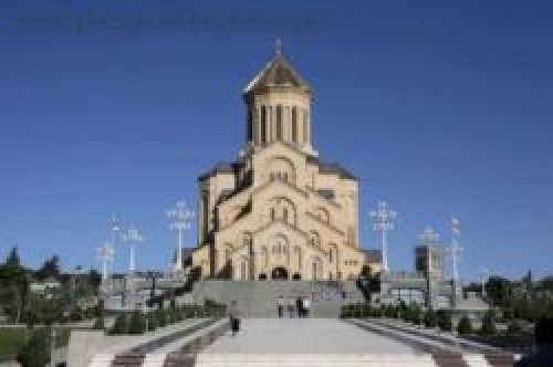 მართლმადიდებელ ეკლესიას არასასოფლო-სამეურნეო დანიშნულების მიწა სიმბოლურ ფასად გადაეცა