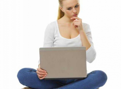 თვითნასწავლი გინეკოლოგი ქალებს Skype-ის საშუალებით „იკვლევდა“
